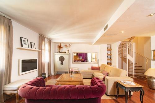 The Artist's House with Private Pool by SHS