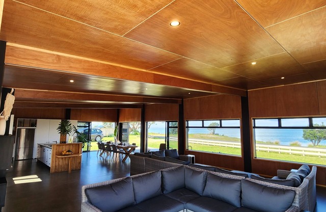 The Bach 825, Kaimaumau, beside Rangaunu Harbour, in the beautiful Far North