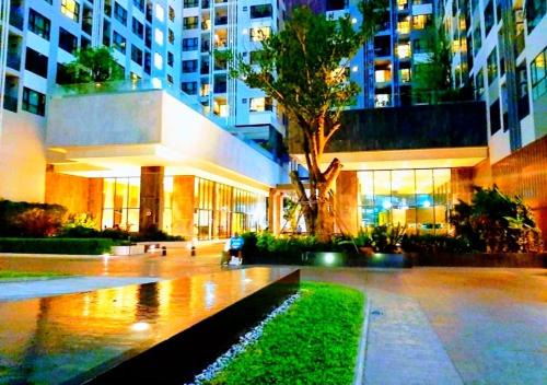 The BASE Deluxe Kingsize