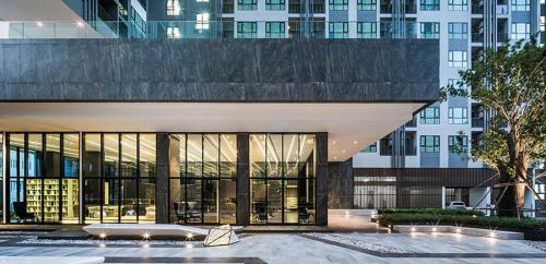 The Base Pattaya by Feng