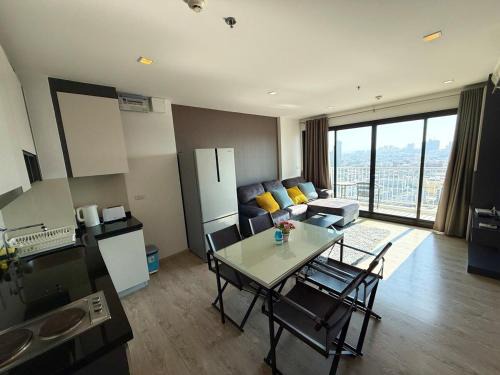The Base - Spacious 70sqm, 2 Bedroom, 2 bathroom, Penthouse Condo - Pattaya City Centre - 592