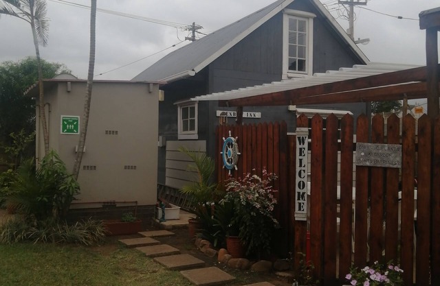 The Beach Cabin - 2 Minute Walk to the Beach, Great Fishing Spot