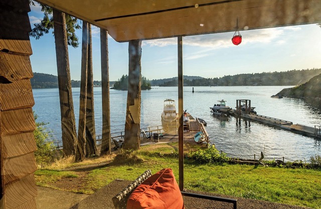The Beachfront Cabin at Belcarra