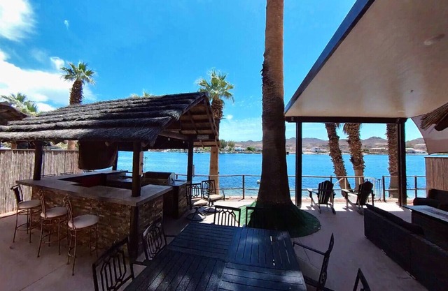 The Beachfront Villa 11