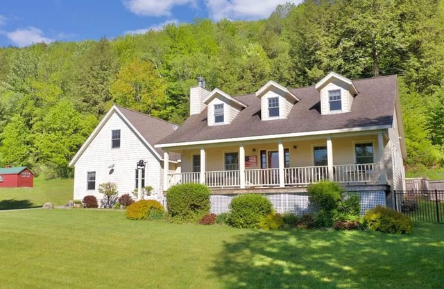 The Beachwood: Cooperstown Escape - 4-bedroom house