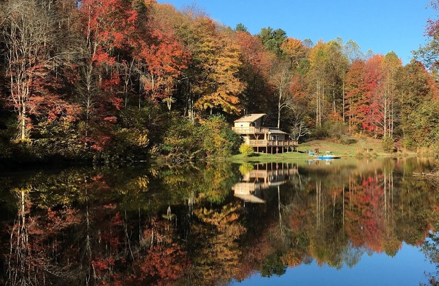 The Beaver Lodge at Dragonfly Lake