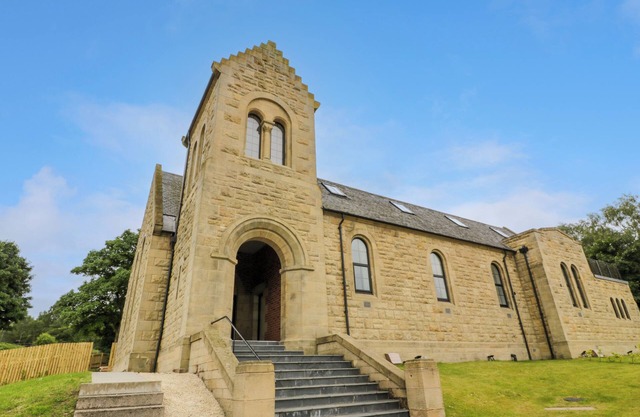 THE BELL TOWER, family friendly, with hot tub in Bonnybridge
