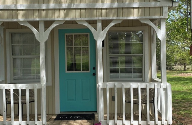 The Beulah Jane is a peaceful cabin on working farm in Glen Rose.