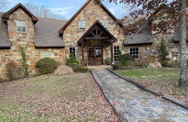 The Big Pasture Lodge - An Elegant Escape in the Woods of East Texas