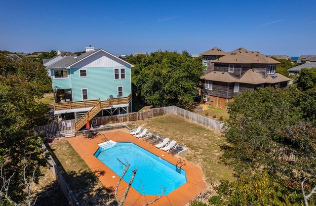 The Big Sea: Oceanside, Private Saltwater Pool, Private Backyard & Close to Beach