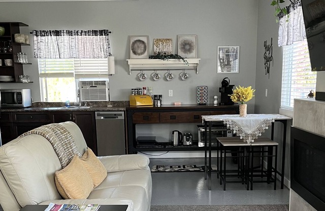 The Birchwood Inn - A Cute & Cozy Getaway!