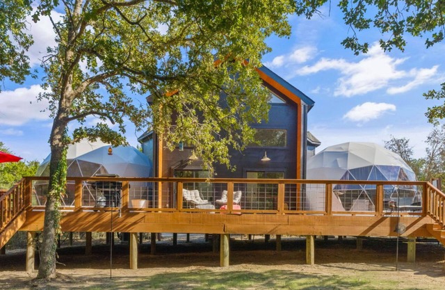 The Bird House | 8 Beds 2 Baths