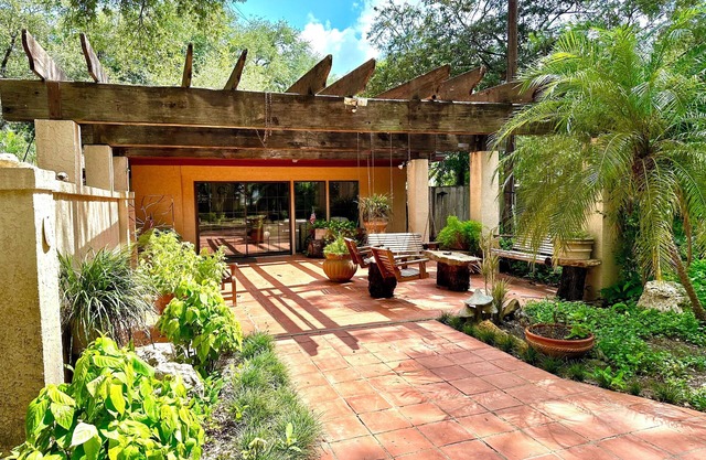 The Birdhouse on the Rio - A South Texas Retreat for Nature Lovers & Families!