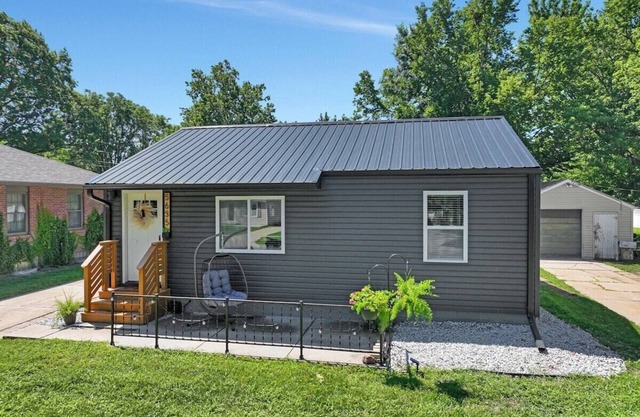 The Black Box-Unique and Stylish Getaway