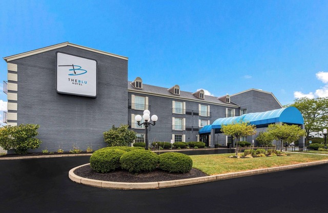 The Blu Hotel Blue Ash Cincinnati, an Ascend Collection Hotel
