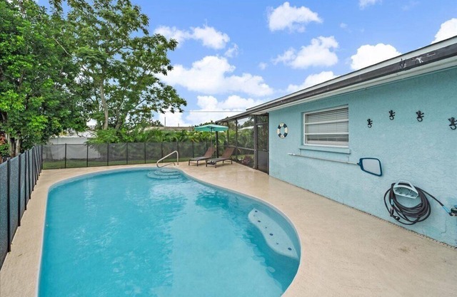 The Blue Conch – Read About the 4th Bedroom - Surf Shack - 3D Tour Available