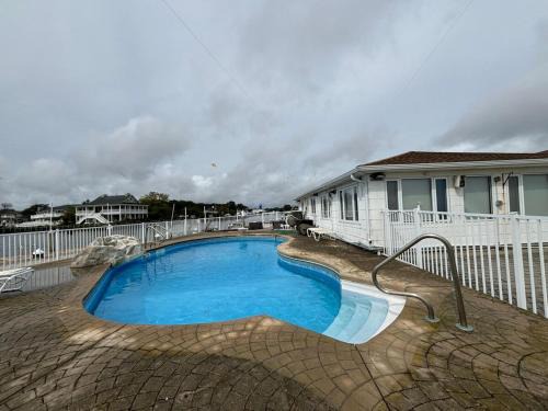 The Bluebeard Bay Retreat