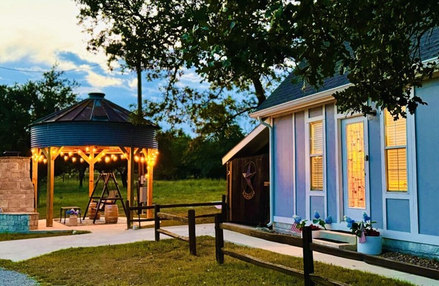 The Bluebonnet at Grape Creek Country Cottages