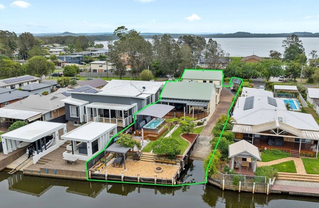The Boathouse – Pool & Private Slip