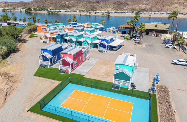 The Boozy Bungalow at Roadrunner Resort