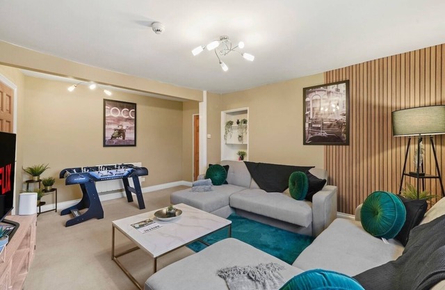 The Bristol Harbourside Apartments - Sleeps 16