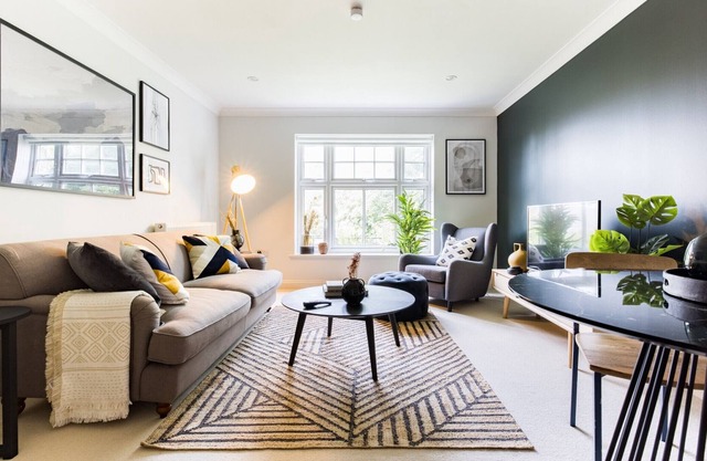 The Brockwell Park Escape - Bright 2BDR Flat with Parking