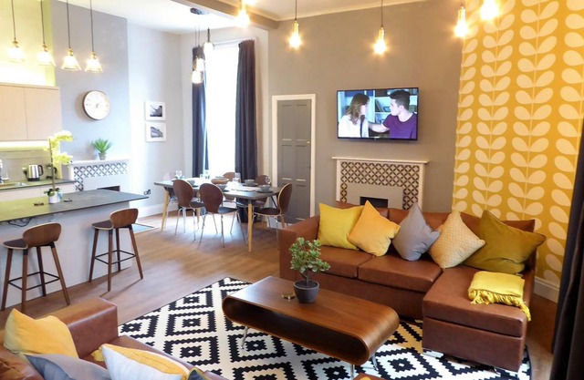 The Broderick at Claremont Apartments