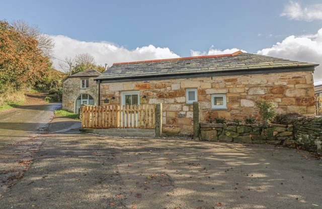 THE BULL PEN, pet friendly, luxury holiday cottage in Grampound