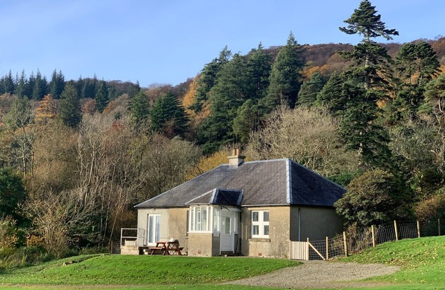 The Bungalow on Ellary Estate - Sea Views, Dog Friendly