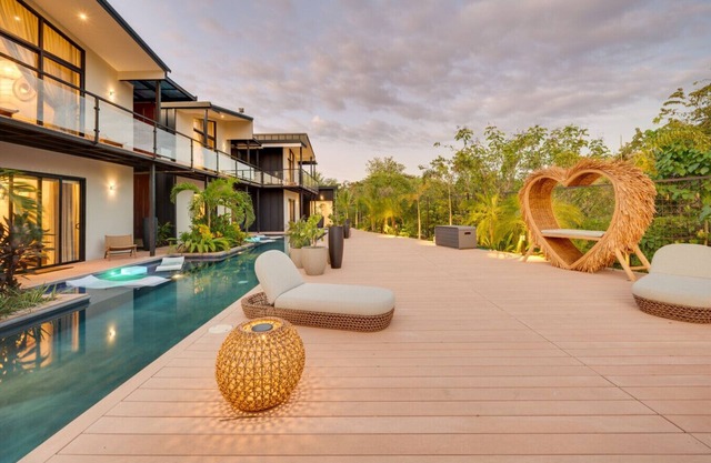 The Bungalows Flamingo – 10 Unit Boutique Hotel