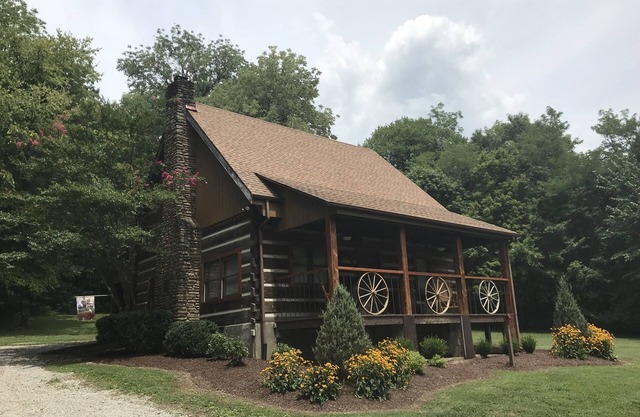 The Cabin at Flat Rock Farms - rustic charm on a beautiful former horse farm