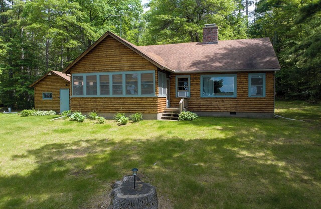 The Cabin- cozy cottage on the sandy shores of the Chippewa Flowage