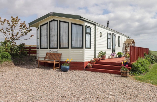 THE CABIN, family friendly, with a garden in Lybster