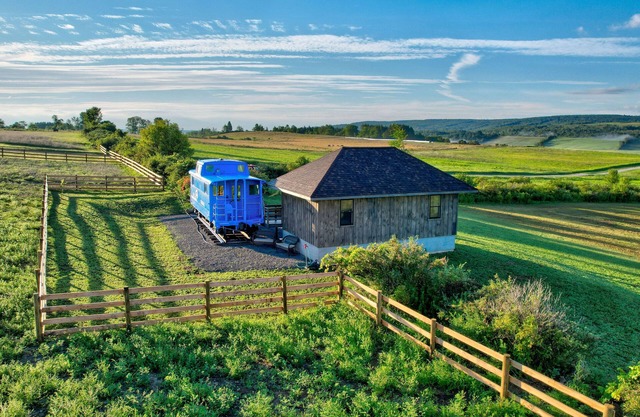 The Caboose | Mtn Views | Farm Animals + Fire Pit!