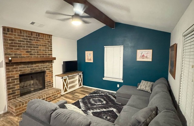 The Cactus Casa Dos - Southwestern Retreat w/Easy DFW Access - Pet Friendly
