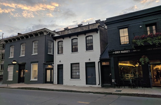 The Calliope, Historic Corner Apartment in the Heart of Downtown.