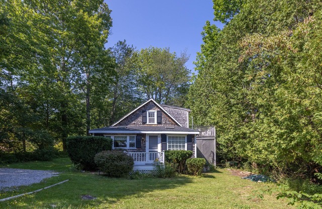The Camden Cottage - A True North Vacation Home