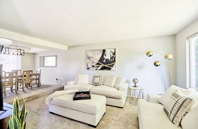 The Cardiff-Cozy Stylish 4bd home near Seattlenn
