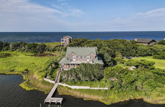 The Carolina Moon | Canalfront | Frisco | Sleeps 8