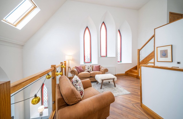 The Church Front - 2 bed luxury apartment in Montrose