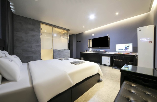 The City Hotel