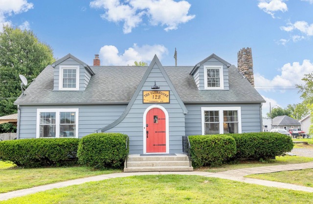 The Clubhouse at the Lake