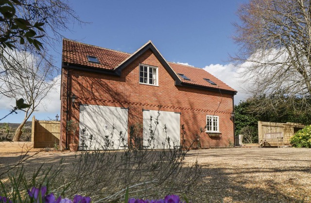 THE COACH HOUSE@15, family friendly, with open fire in Warminster