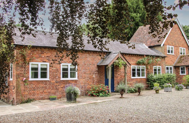 THE COACH HOUSE, family friendly, character holiday cottage in Ludlow