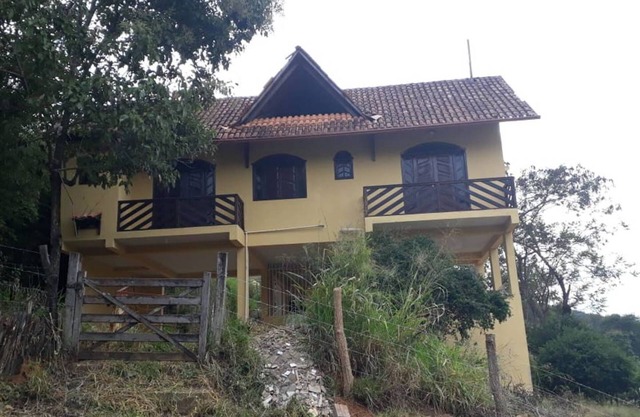 The comfort of the countryside near the city