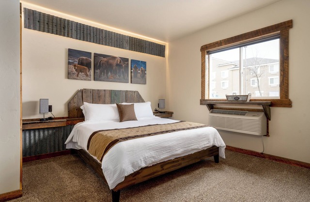 The Continental Divide 2 bedroom Suite