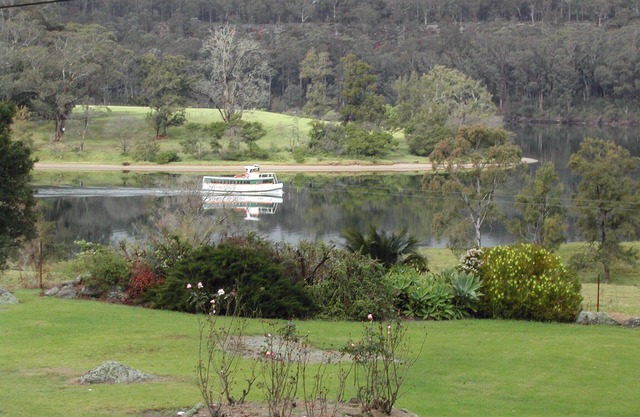 The Cottage at Shoalhaven Lodge, Absolute Waterfront