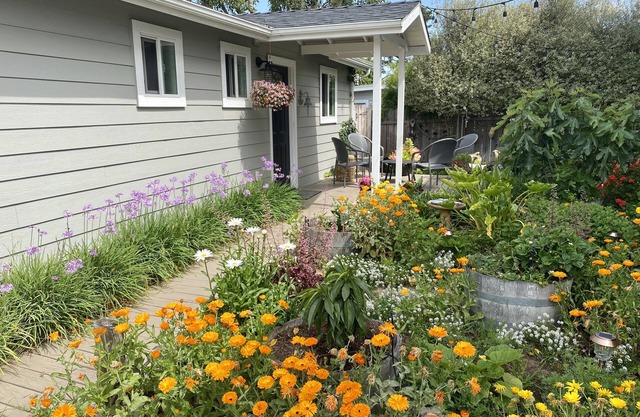 The Cottage-Cozy-Peaceful-Private Garden Easy walk Downtown & the Embarcadero