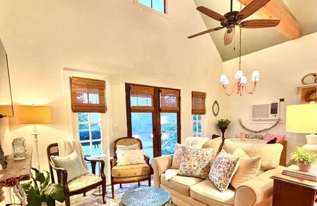 The Cottage, Discounted rate for LSU game day!