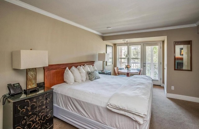 The Courtyard - Premier King Room at Cannon Beach Hotel Collection!